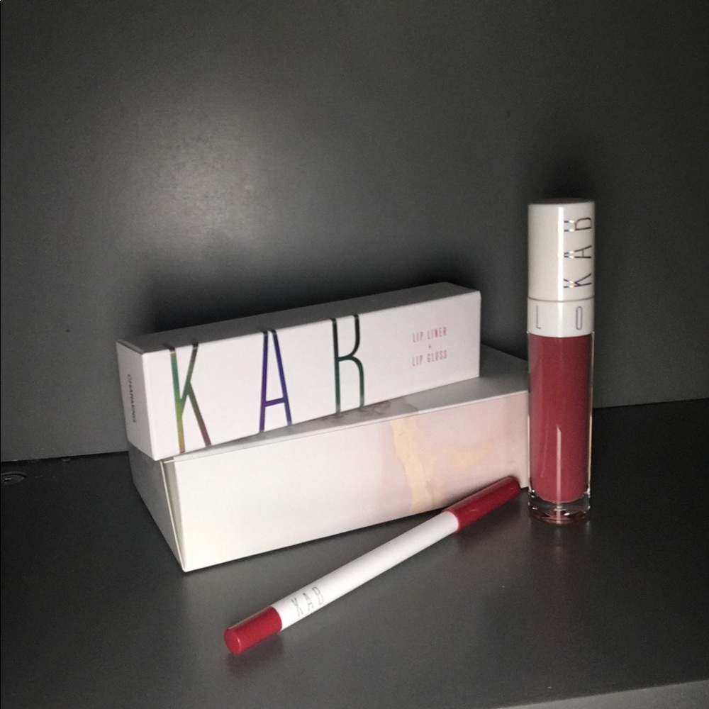 KAB Set New Charming Lip Gloss and Gel Lip Liner